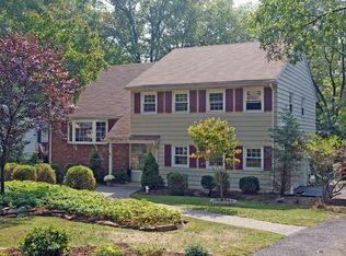 35 Hampton Dr, Berkeley Heights, NJ 07922