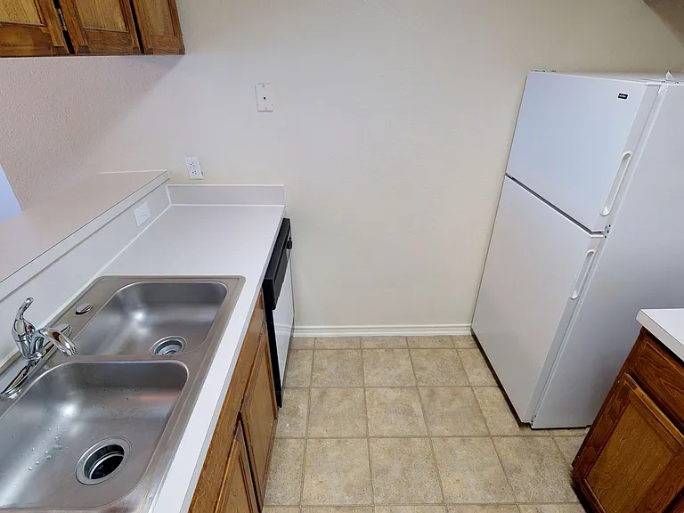 515 W Mulberry St — Photo 20
