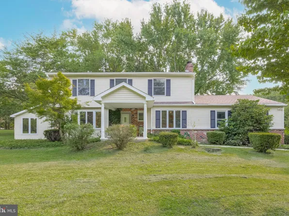 105 Stirrup Ln, Thornton, PA 19373