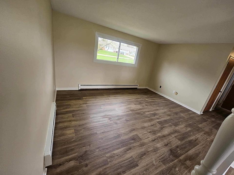 2nd image of 1948 Sunnymede Ln