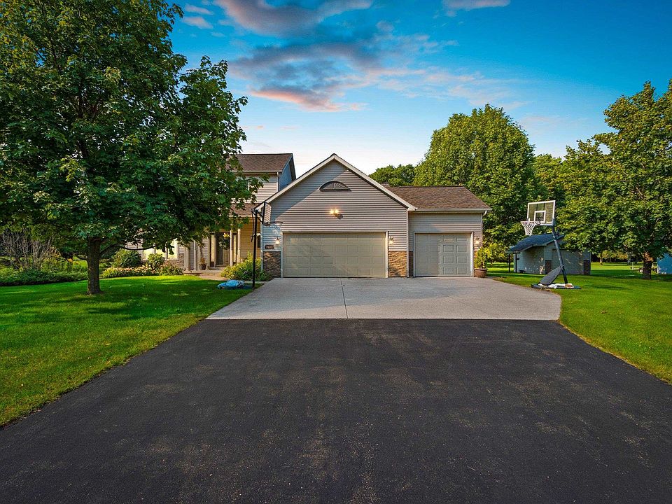 1st image of 3532 Golf Wood Dr