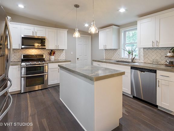 5th image of 35731 S Linden Ln