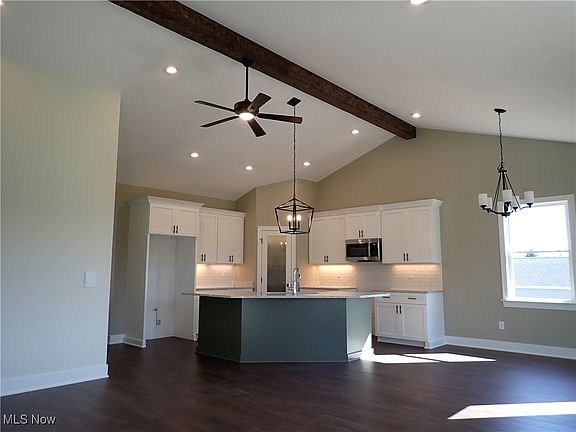4th image of 7070 Village Way Dr