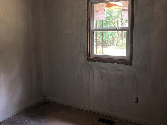 5th image of 848 Nance St