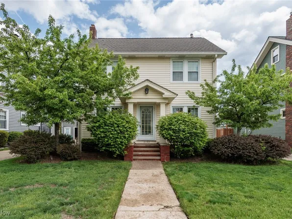2193 Concord Dr, Lakewood, OH 44107