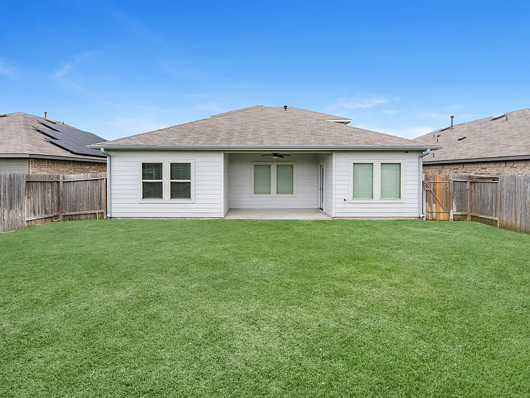 2431 Sutton Hollow Ct — Photo 48