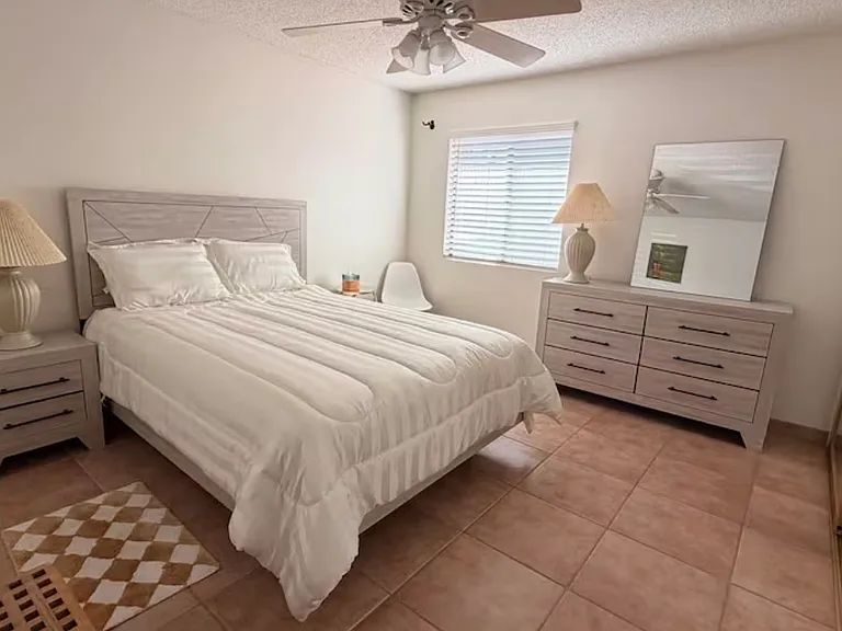 9730 Siwanoy Dr — Photo 10