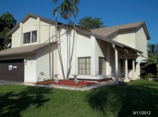 700 SW 96th Ave, Pembroke Pines, FL 33025