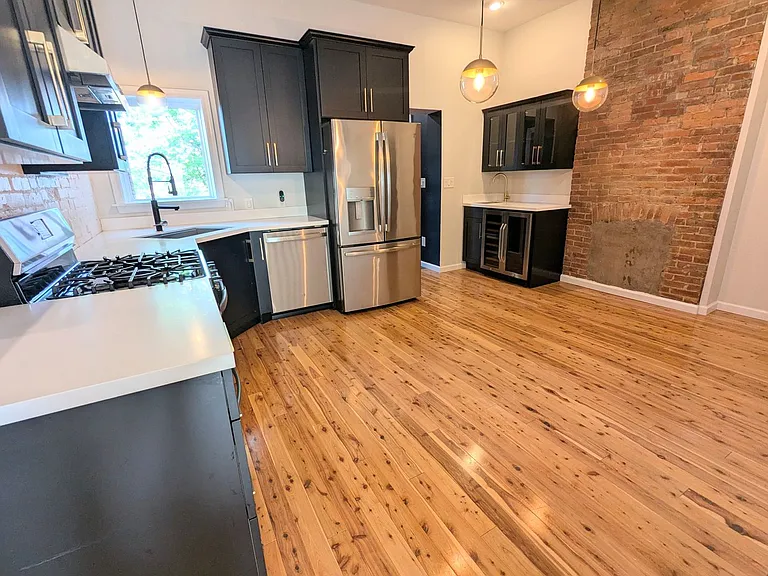 5109 Holmes St — Photo 3