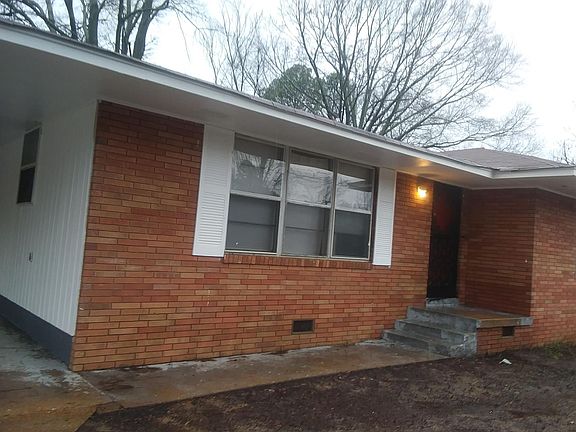 3rd image of 3175 Beauchamp Dr