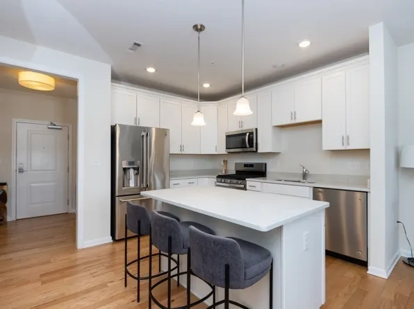 130 University Ave #1202, Westwood, MA 02090