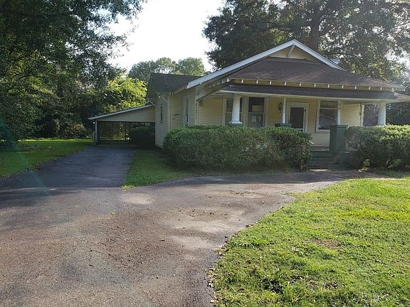 3rd image of 724 W 3rd St