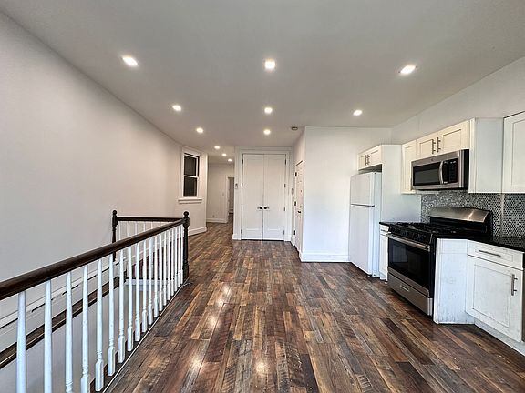 3rd image of 219 Summit Ave #1E