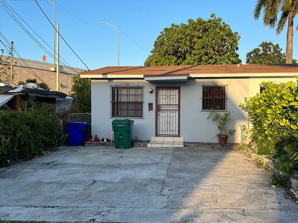 1st image of 947 NW 22nd Pl