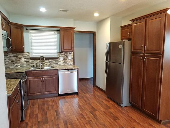 3rd image of 2509 Elwood Dr