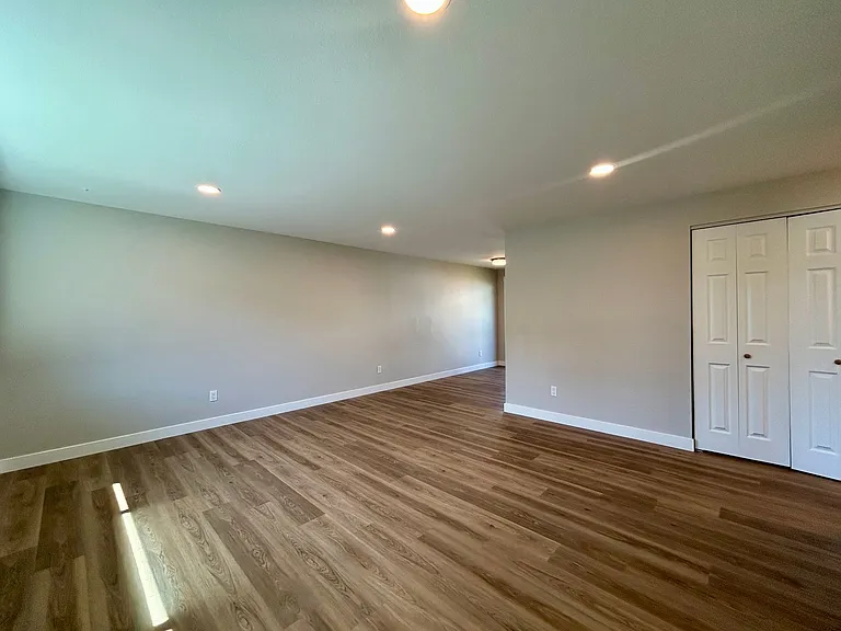 207 Dorn 8-plex — Photo 2