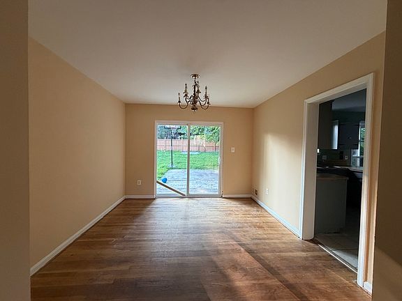 4th image of 5506 Southampton Dr