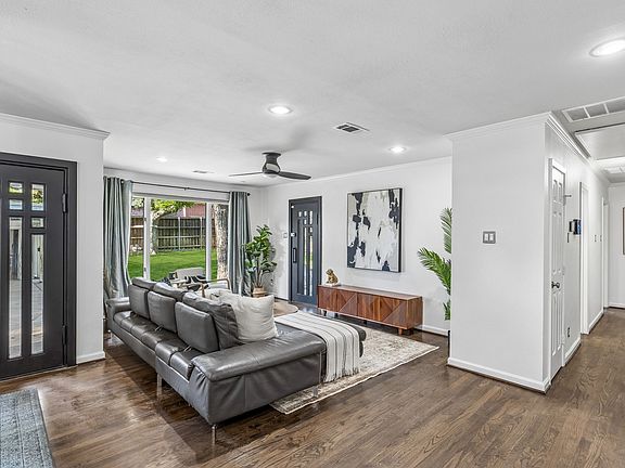 2nd image of 9809 Lanshire Dr