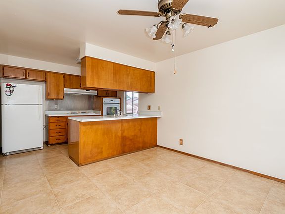 4th image of 2620 Chabot Dr