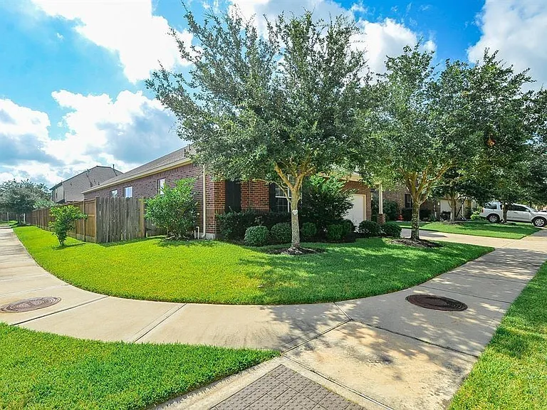 4107 Elk Bluff Ln — Photo 20