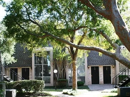 The Crest Apartments — Photo 34
