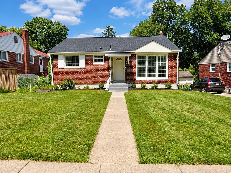 2108 Van Buren St — Photo 1
