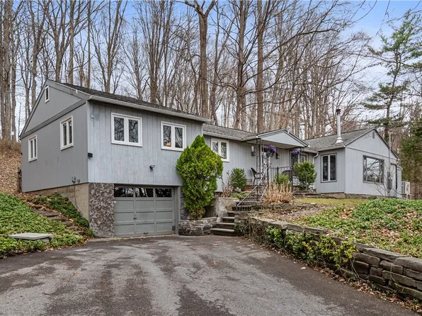 105 Besemer Rd, Ithaca, NY 14850