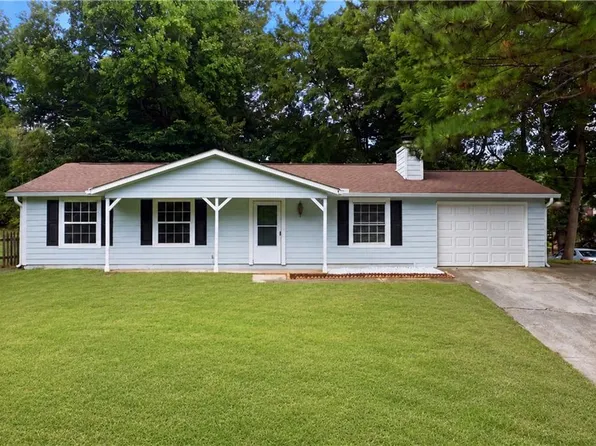 853 Courting Ln, Lilburn, GA 30047
