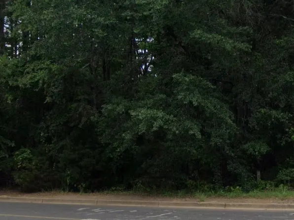 1082 Lazy Creek Dr, Tyler, TX 75707