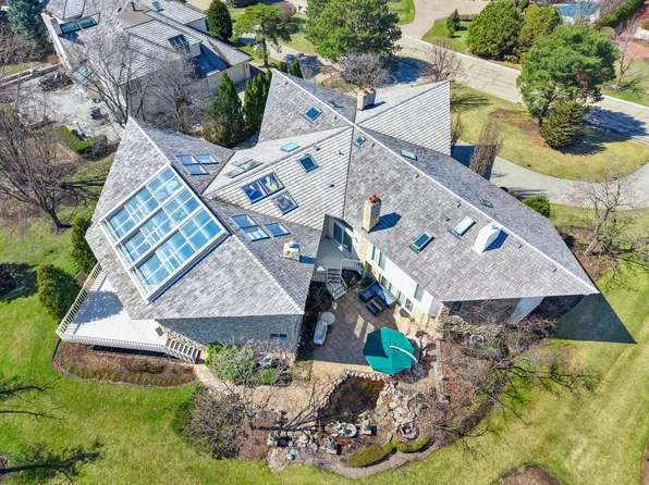 1916 Midwest Club Pkwy, Oak Brook, IL 60523