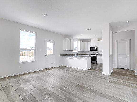 4th image of 7915 Canyon Wren Park