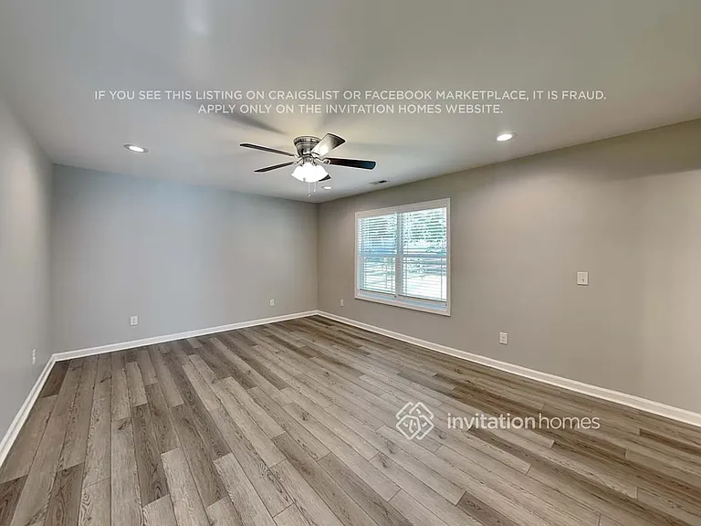 1125 Roberts St — Photo 10