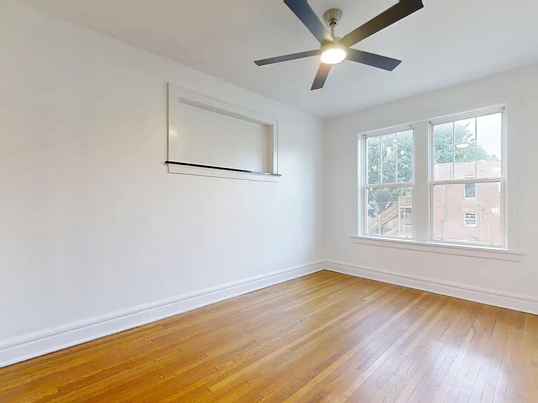 3704 Fairview Ave #2W — Photo 6