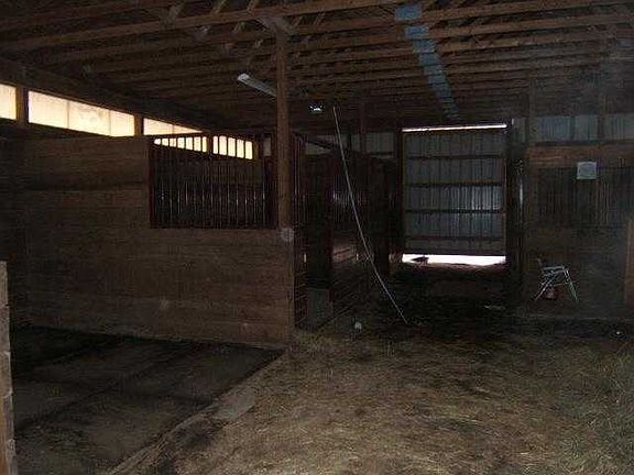 3 stall barn