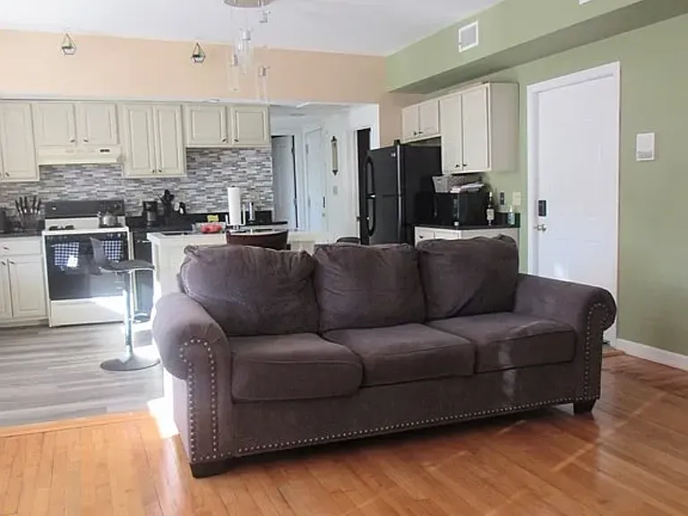77 River St #6 — Photo 4