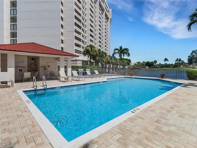 9435 Sunset Harbor Ln #213 — Photo 4
