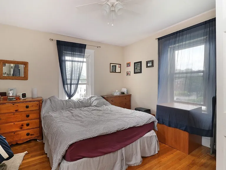 11-13 Holyoke St #1 — Photo 13