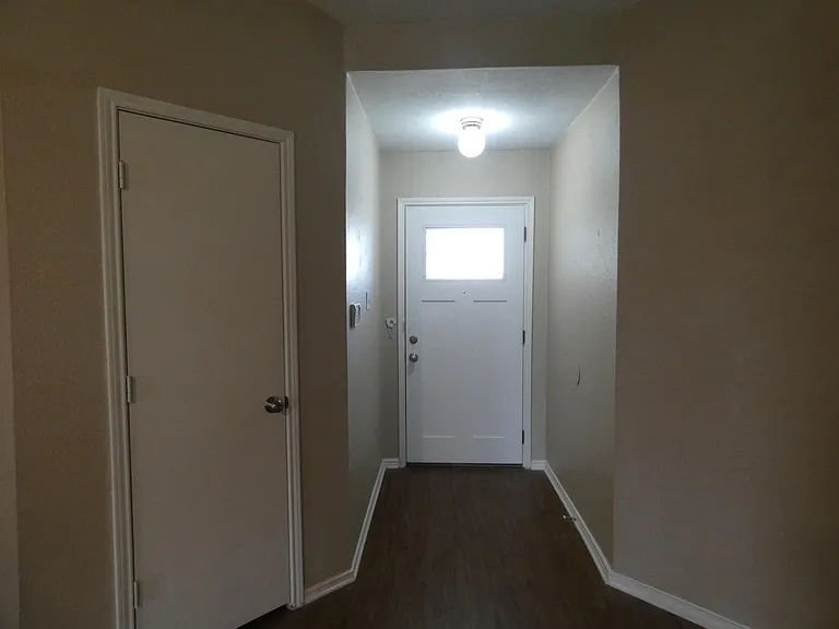Meadowbrook Dr — Photo 2