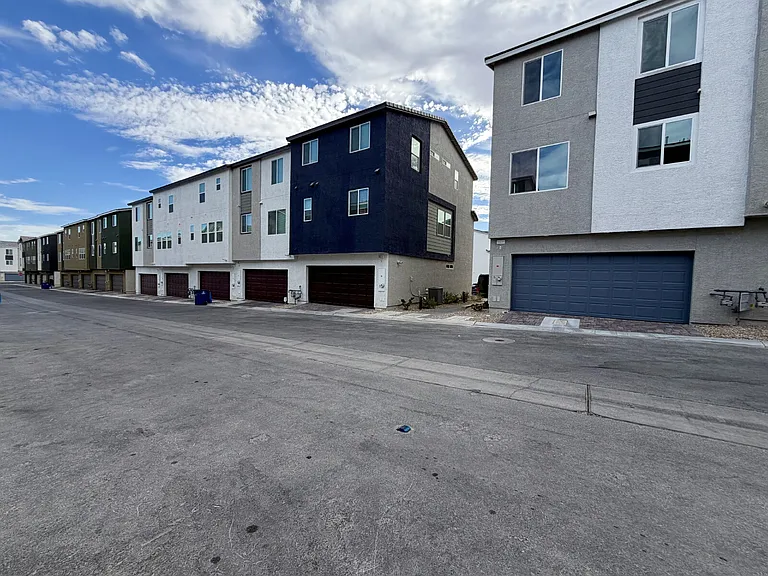 5824 Wisteria Walk St — Photo 58