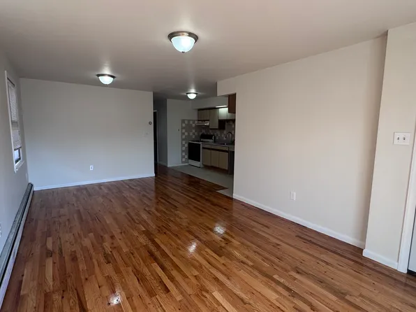 90 Mallory Ave #3, Jersey City, NJ 07304