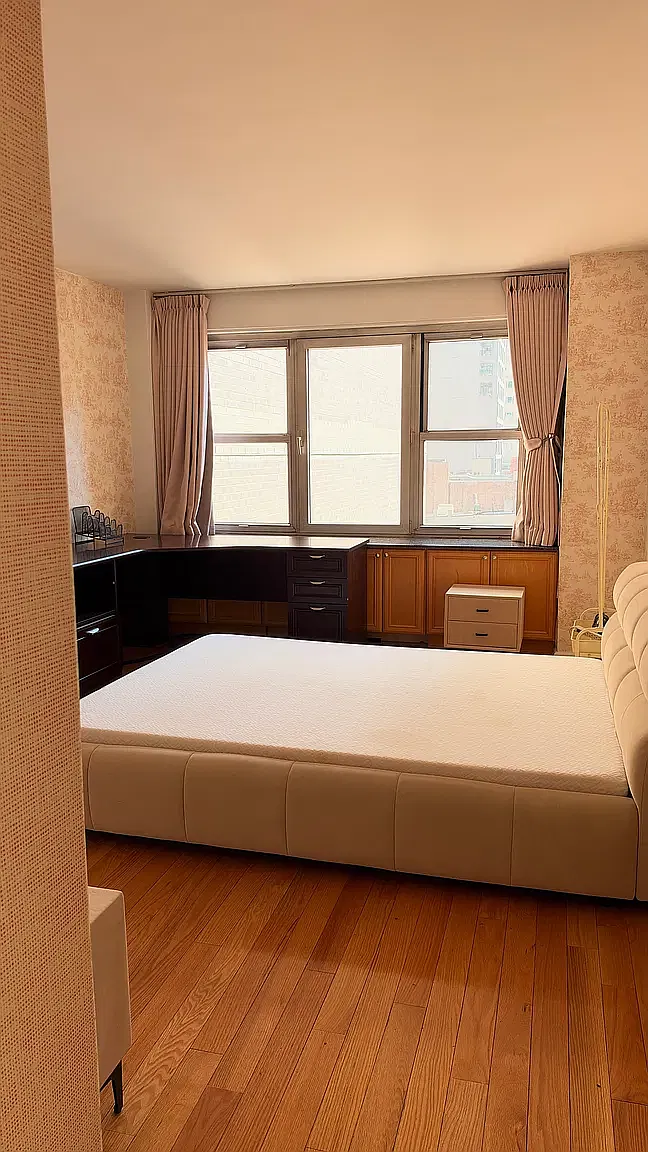 77 West 55th Street — Photo 4