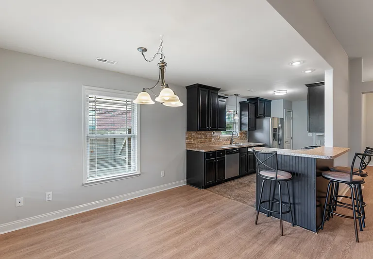 323 Harbor Glen Dr SW — Photo 8