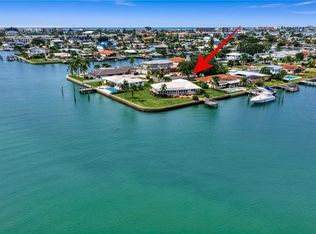 11625 6th St E, Treasure Island, FL 33706
