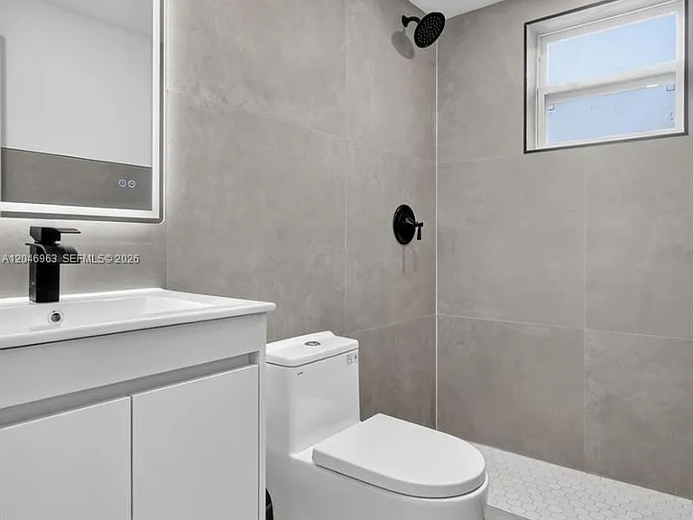 458 SW 9th St #1 — Photo 10