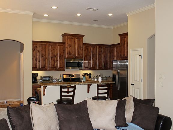 4th image of 2202 Carlisle Ct