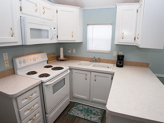 4th image of 1219 Navy Blvd #232