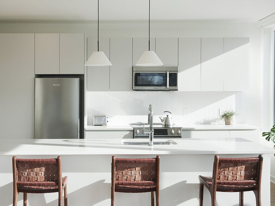 1st image of 4300 Kelly Dr #406