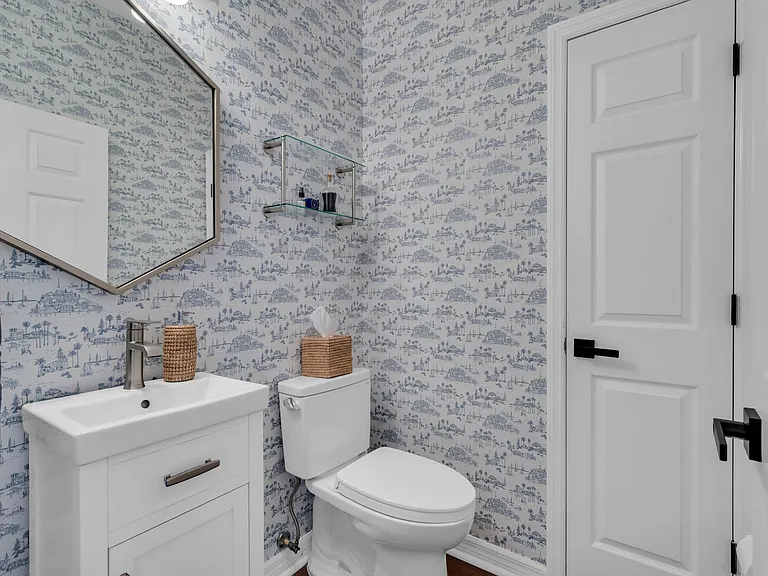 1127 Venetian Harbor Dr NE — Photo 15