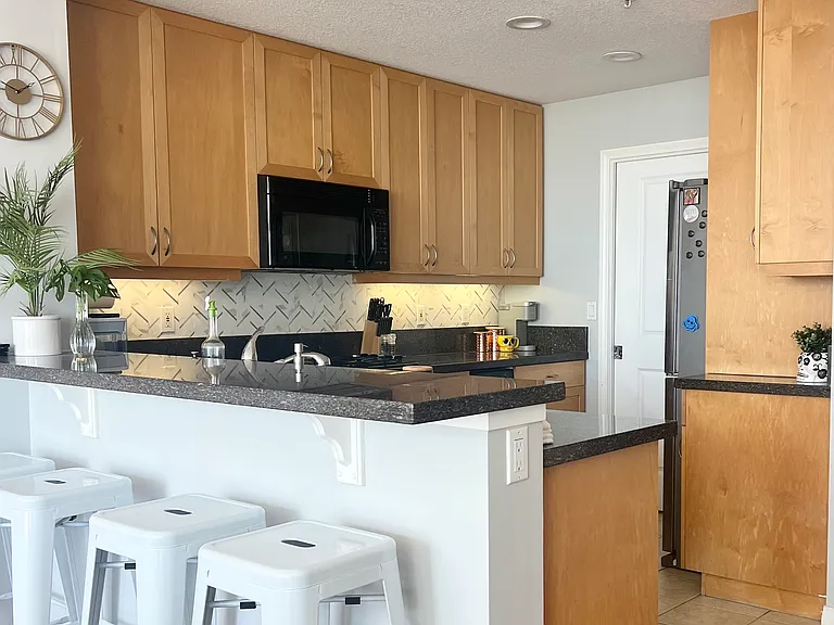 850 Beech St #1002 — Photo 9