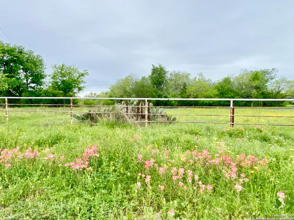 210 SHAMROCK DR LOT 53, Floresville, TX 78114